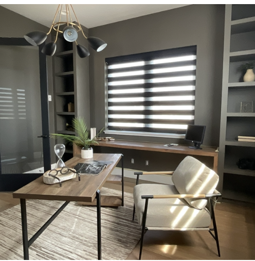 A room with a desk and chair
AI-generated content may be incorrect.