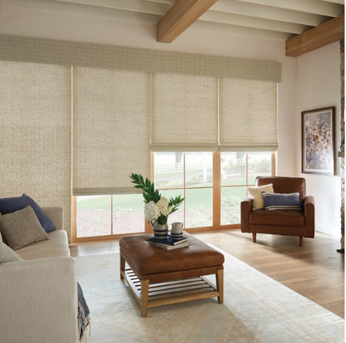 A living room with a couch and a fireplace
AI-generated content may be incorrect.