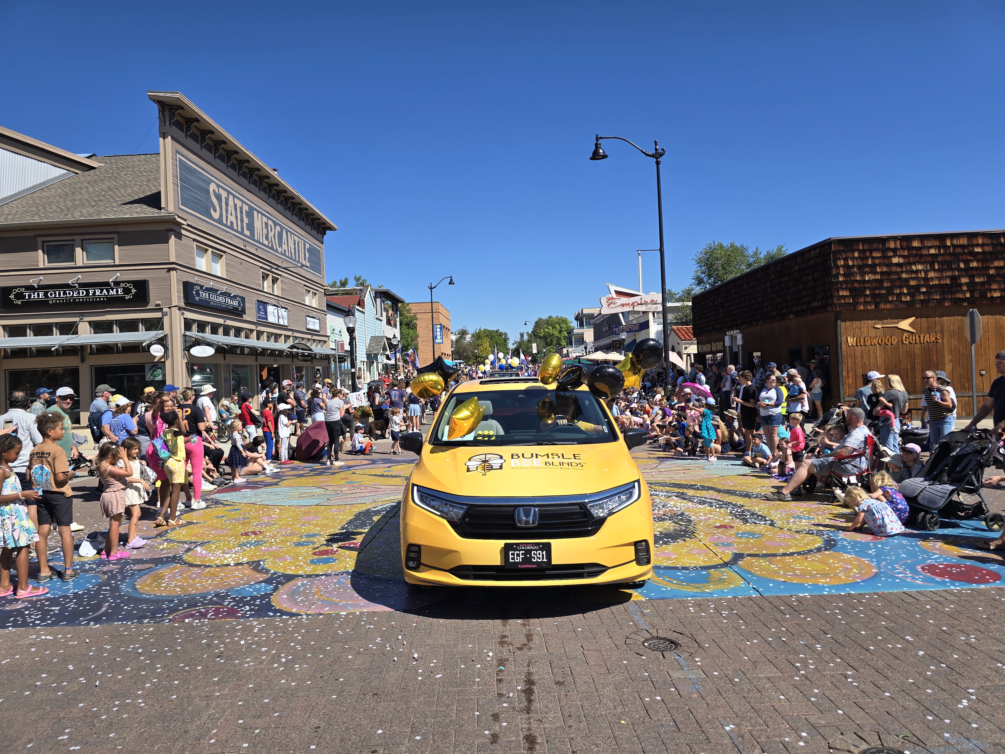 Bumble Bee Blinds van in the street