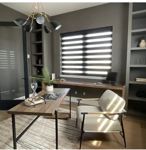 A room with a desk and chairAI-generated content may be incorrect.